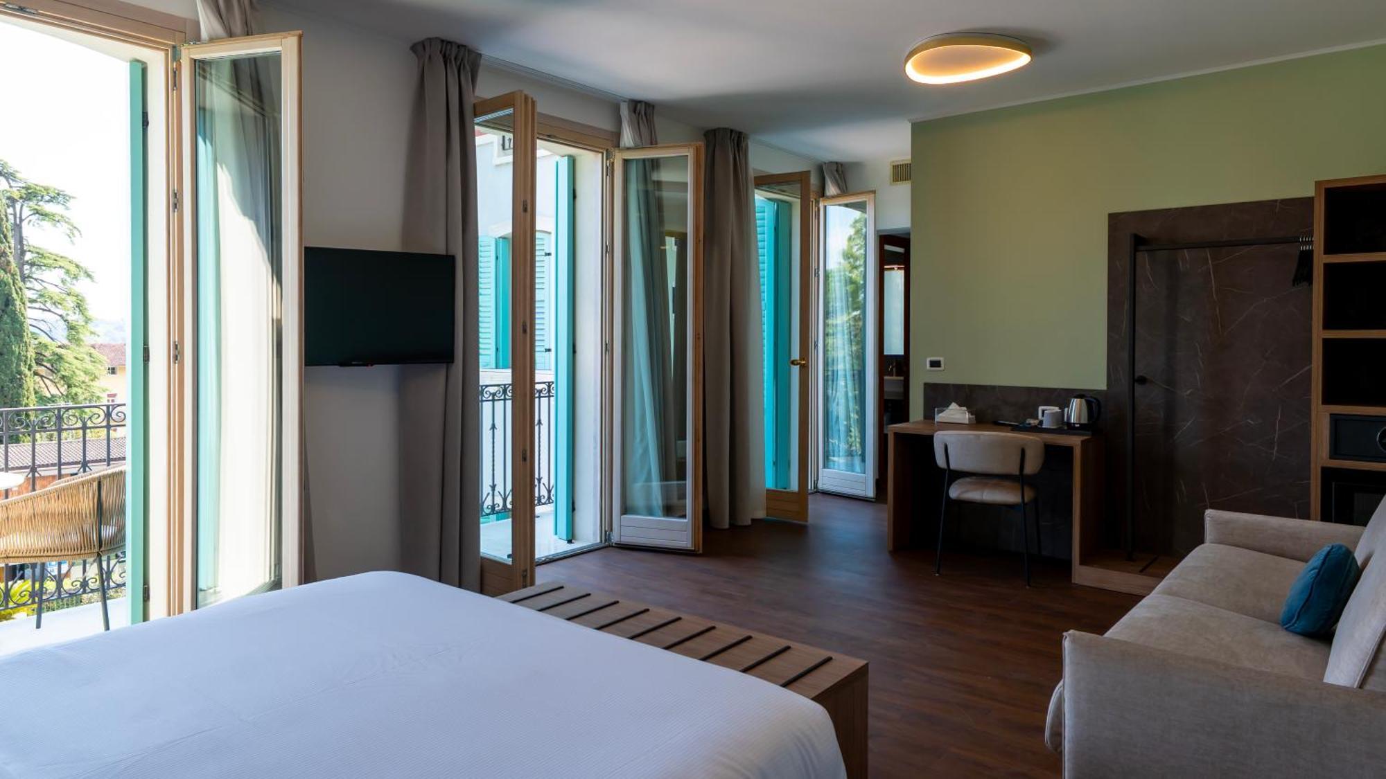 Deluxe Double Room Balcony
