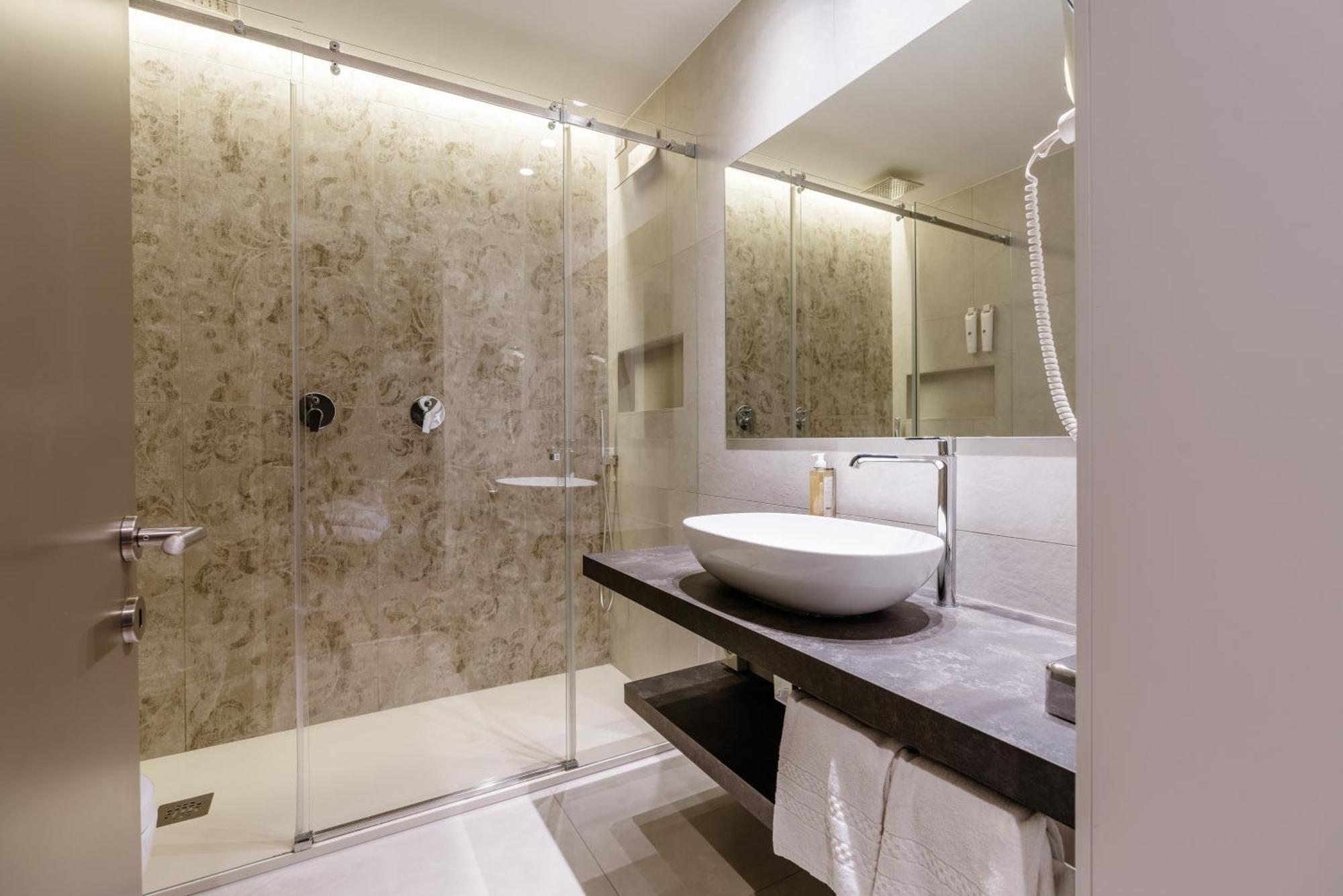 Superior Triple Room Lake View